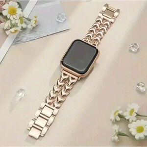 Heart-Shaped Apple Watch Band
